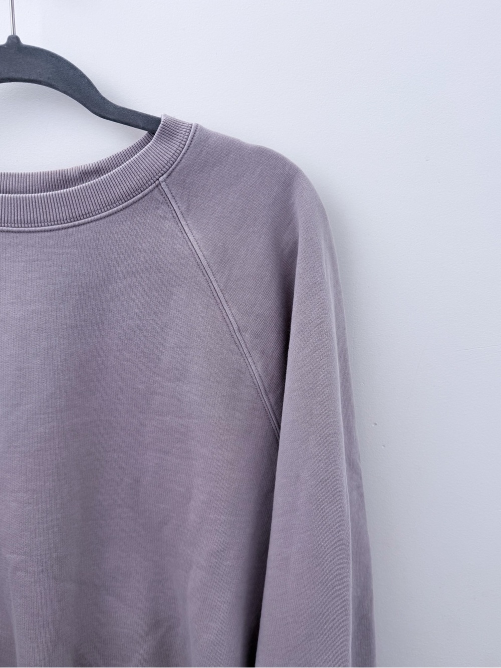 Aritzia Wilfred Free Cropped Crewneck Sweatshirt Lavender Grey Size Medium - Picture 3 of 8